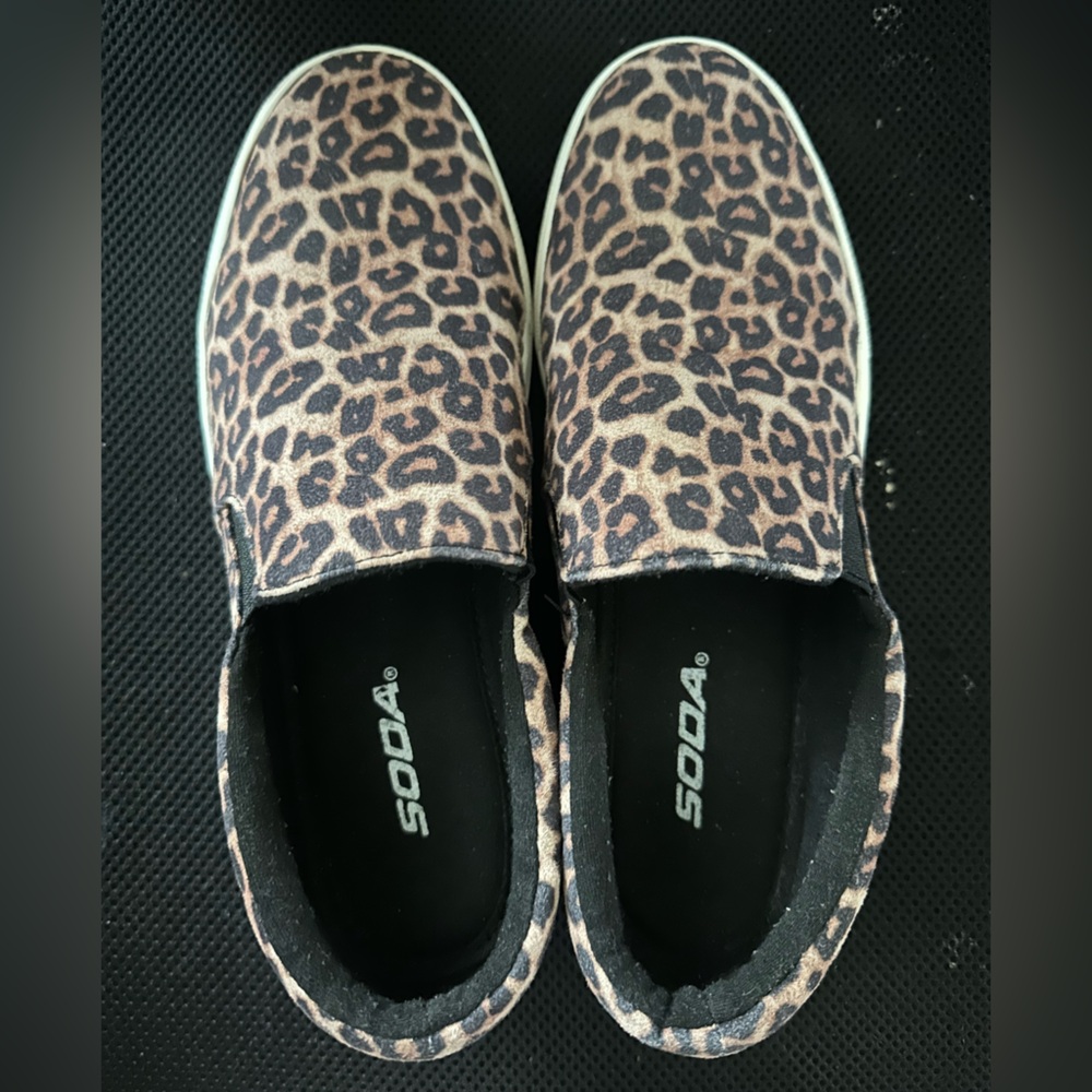 Soda memory foam slip on sneakers leopard print